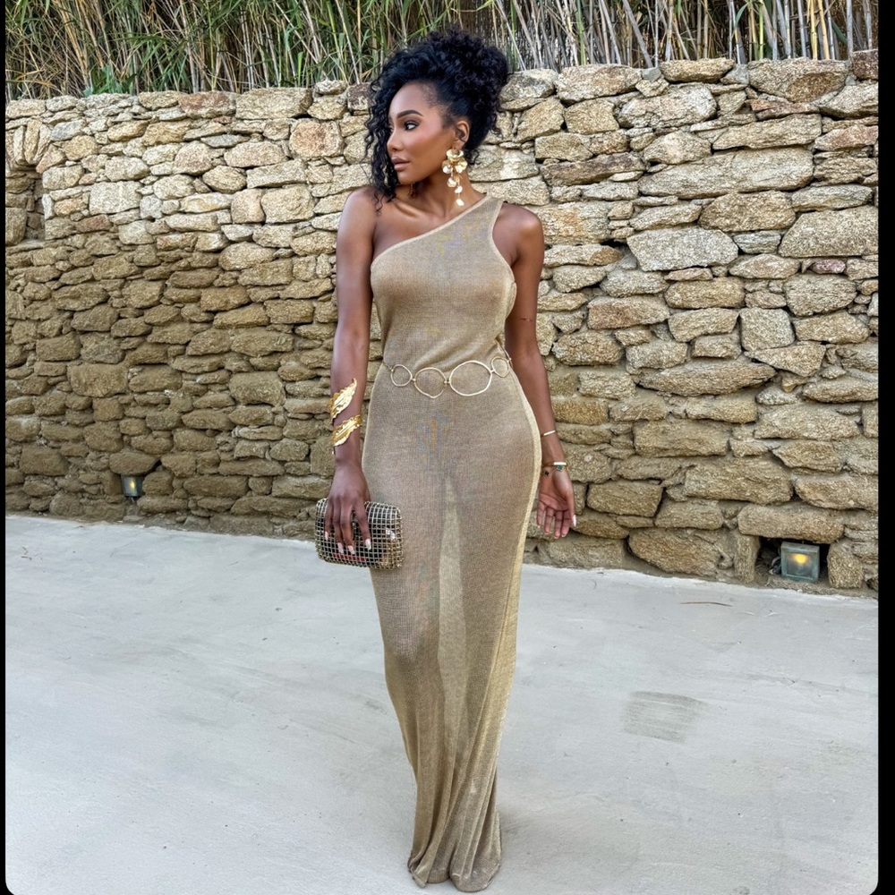 Elegant Gold One-Shoulder Dress